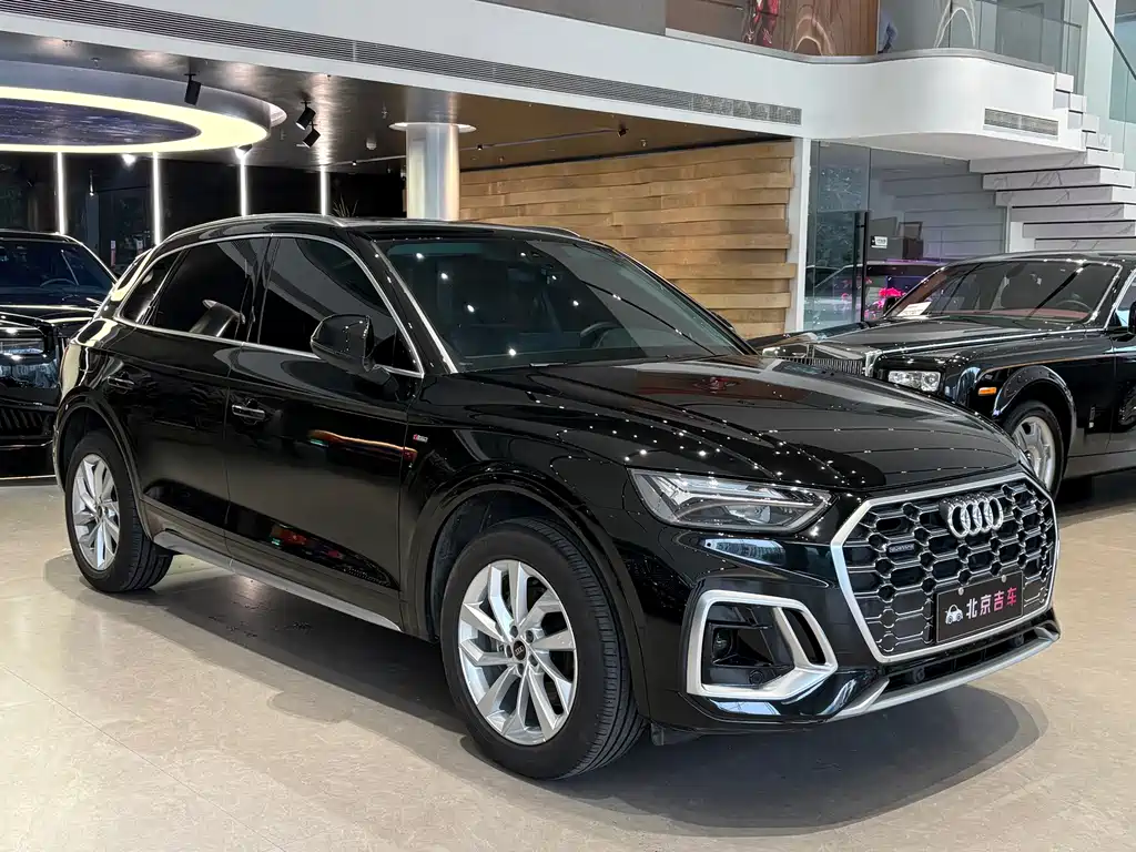 Audi Q5L 2022 — фото 3