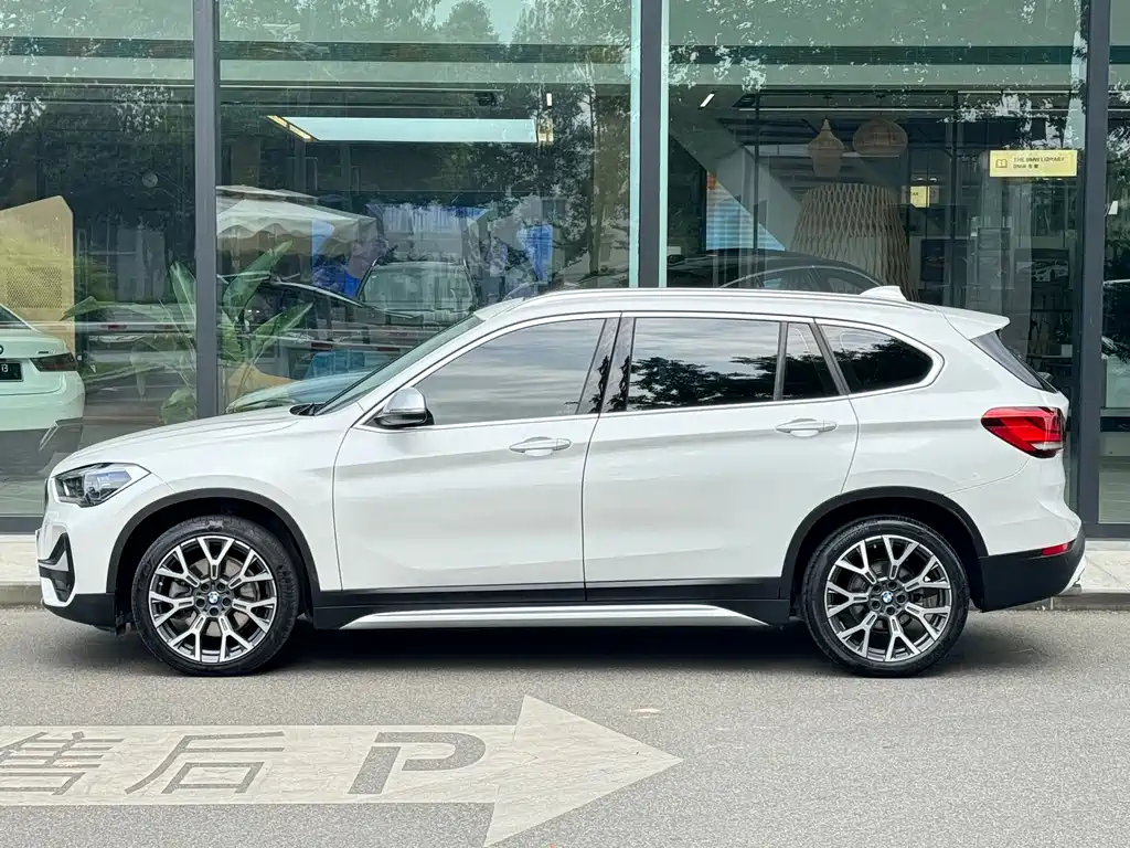 BMW X1 2022 — фото 4