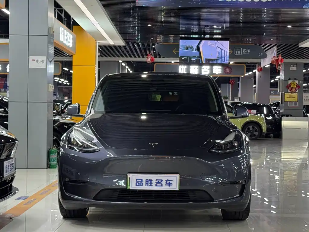 Tesla Model Y 2023 — фото 2