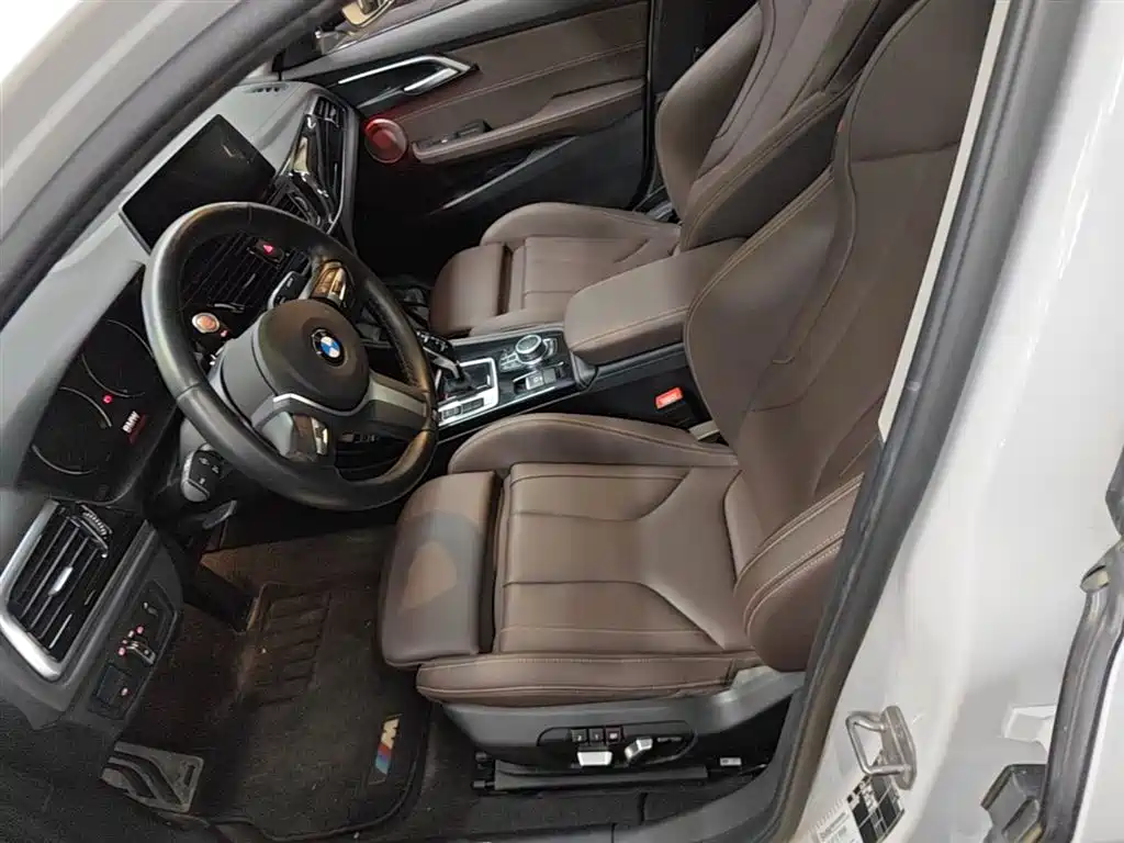 BMW 1 Series 2021 — фото 15