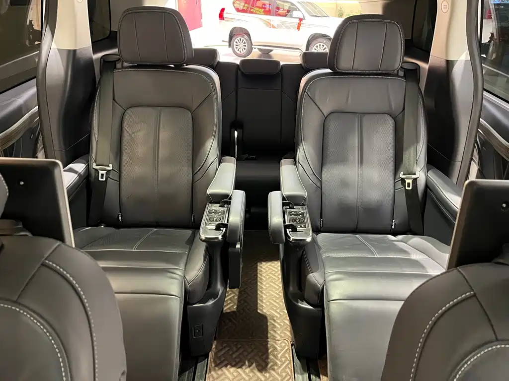 GAC Motor Trumpchi M8 2022 — фото 11