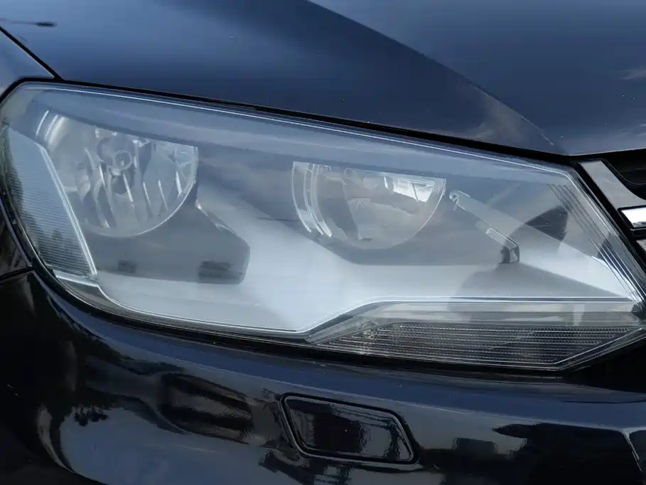 Volkswagen Touareg 2015 — фото 35