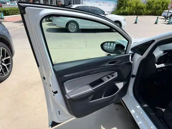 Volkswagen Golf 2025