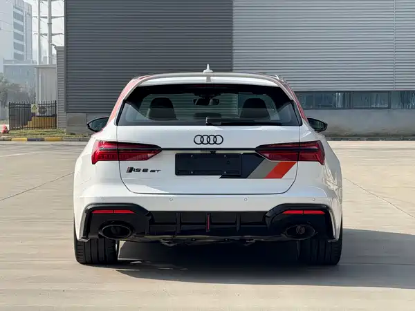 Audi RS 6 2025