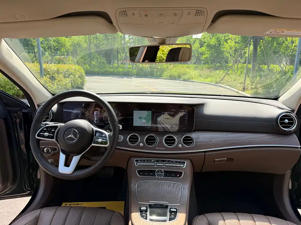 Mercedes-Benz E-Class 2020 — фото 19