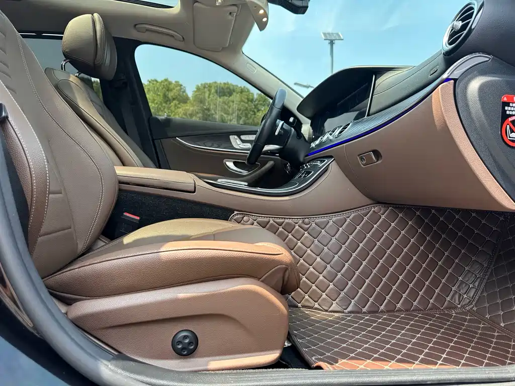 Mercedes-Benz E-Class 2019 — фото 11