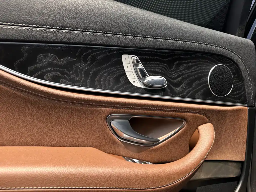 Mercedes-Benz E-Class 2019 — фото 27