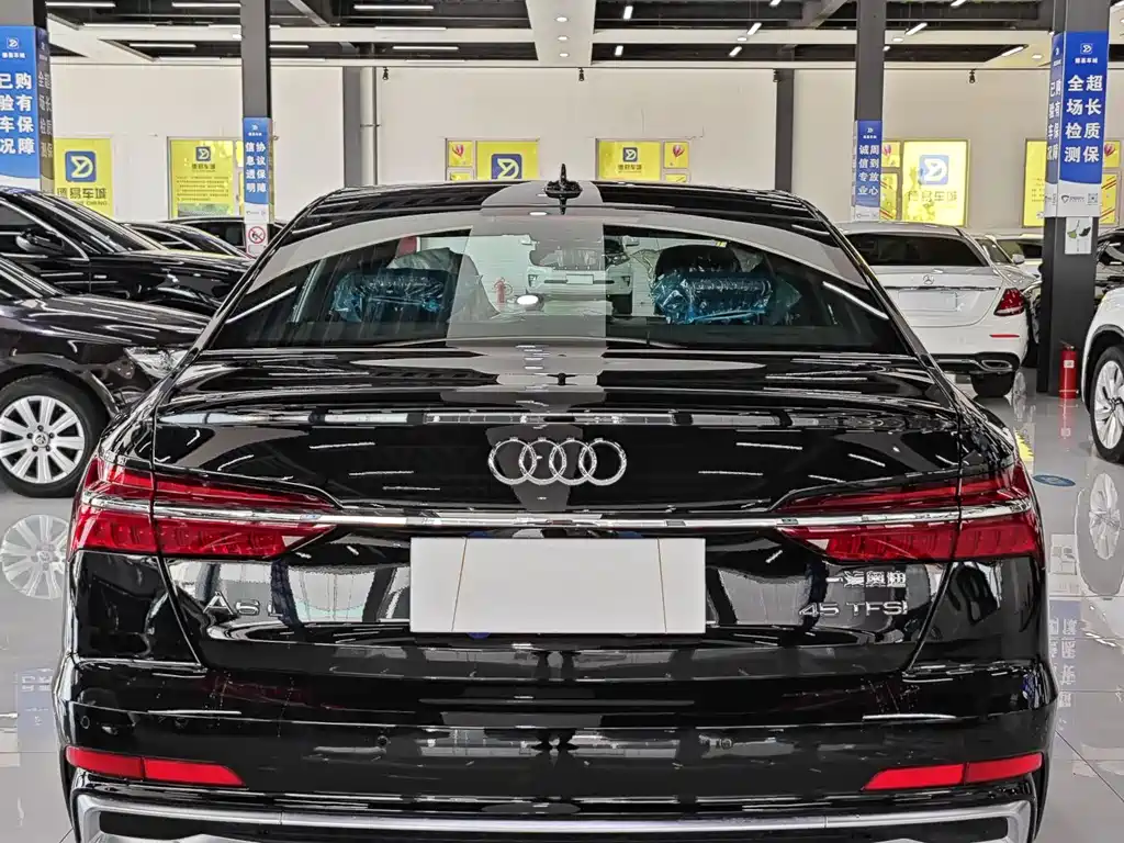 Audi A6L 2025 — фото 8