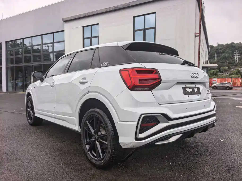 Audi Q2L 2022