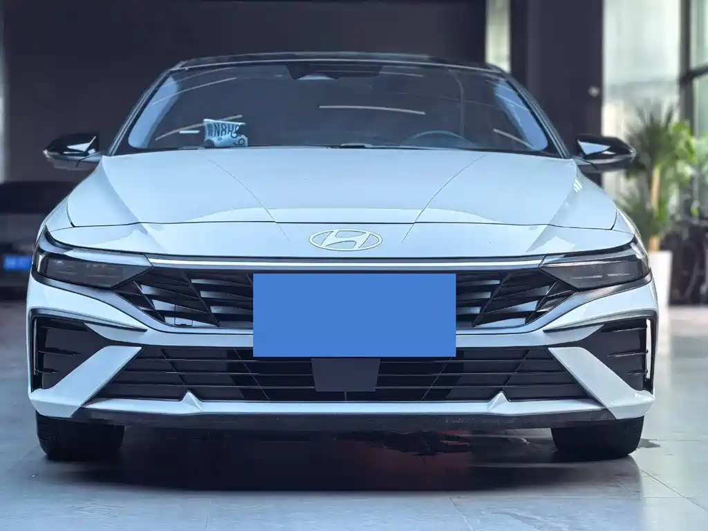 Hyundai Elantra 2023
