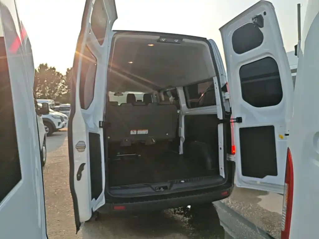 Ford Transit 2023 — фото 19