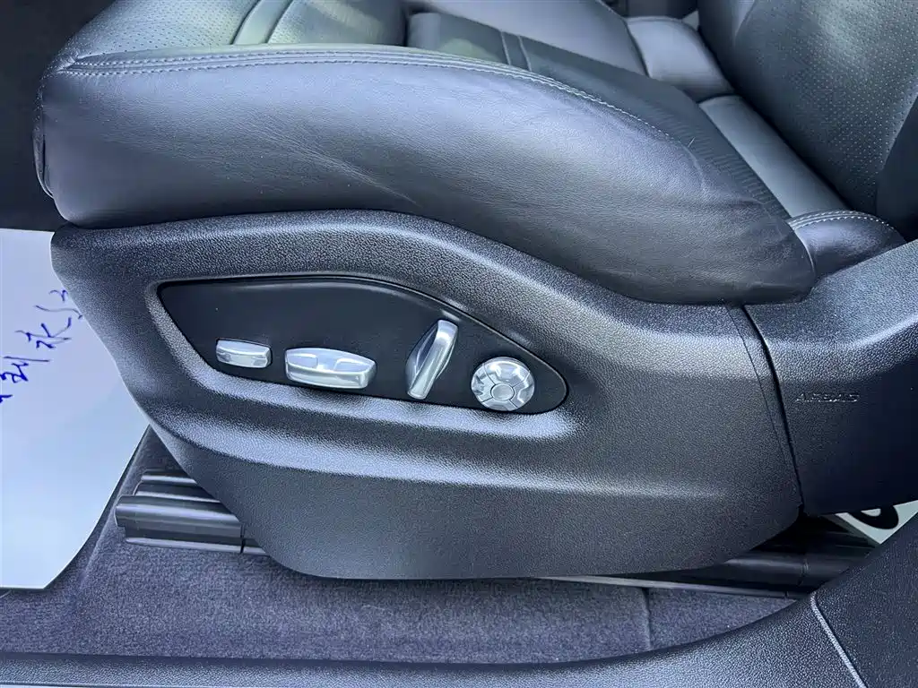 Porsche Cayenne 2020 — фото 18