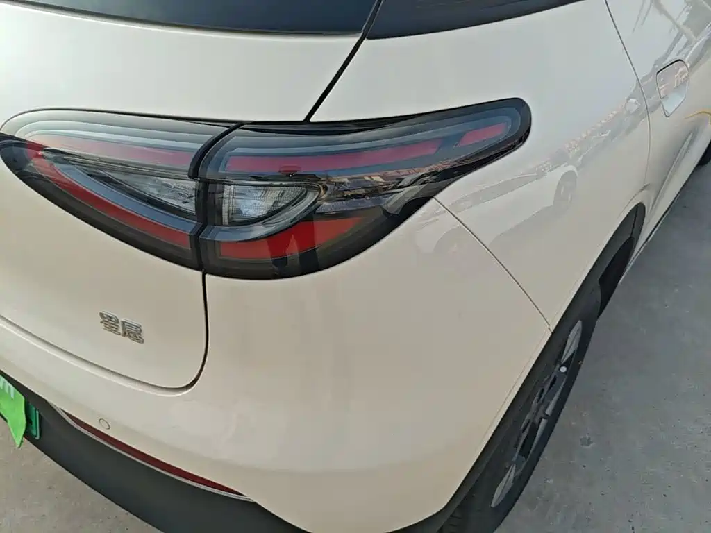 Geely Galaxy Starwish 2026 — фото 8