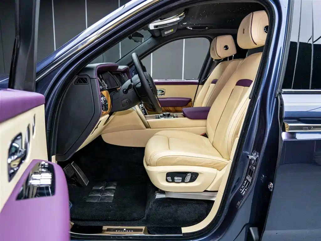 Rolls-Royce Cullinan 2022 — фото 10