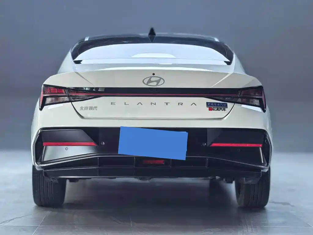 Hyundai Elantra 2023