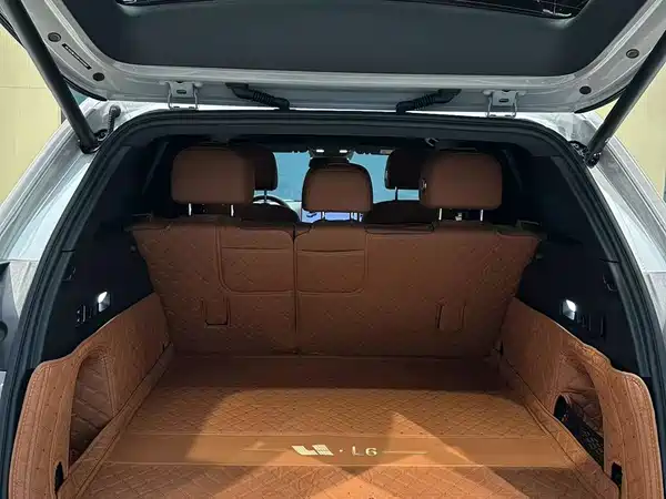 Li Auto L6 2024