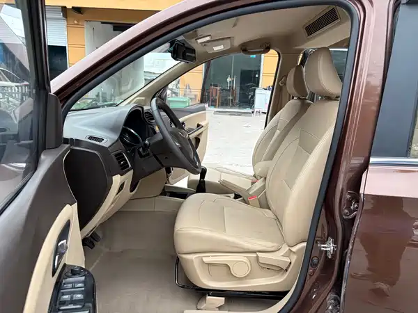Wuling Hongguang 2017