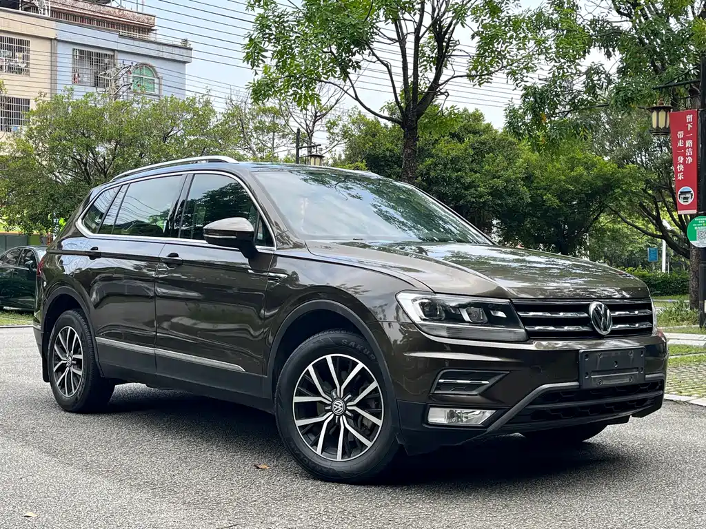 Volkswagen Tiguan L 2018 — фото 3