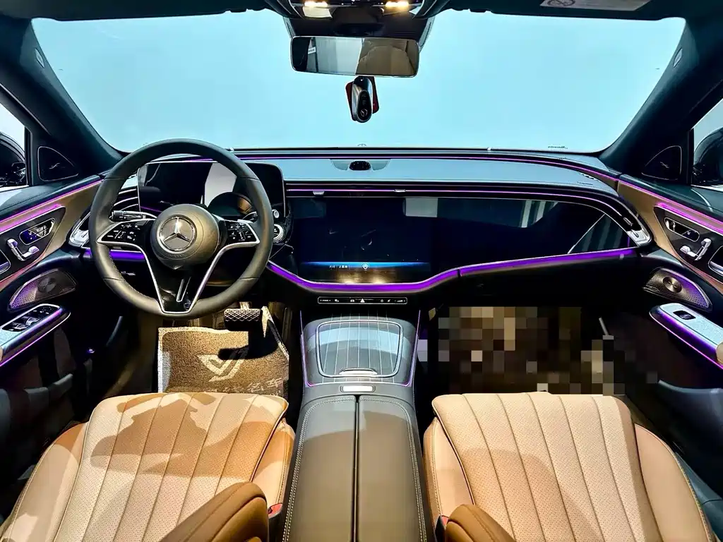 Mercedes-Benz E-Class 2024 — фото 13