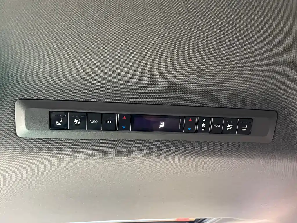 Toyota Sienna 2022 — фото 15