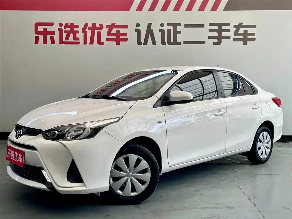 Toyota Yaris L 2021