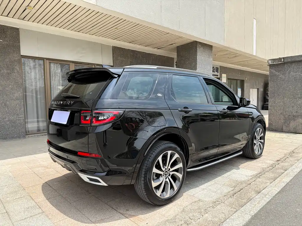 Land Rover Discovery Sport 2023 — фото 8