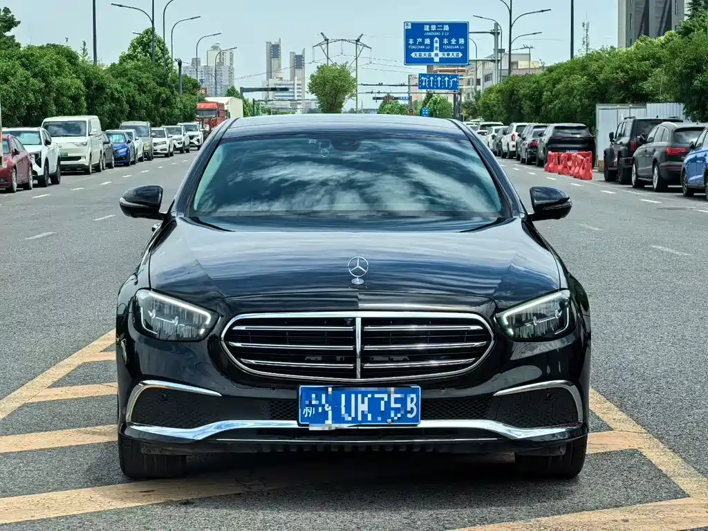 Mercedes-Benz E-Class 2023 — фото 2