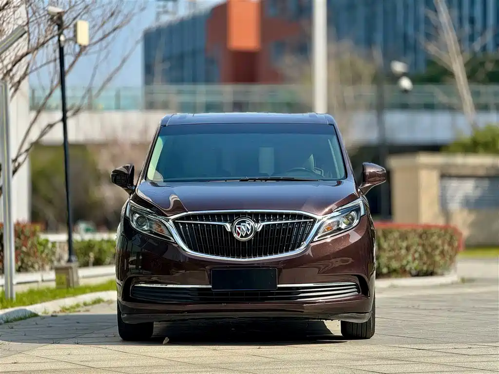 Buick GL8 2018 — фото 2