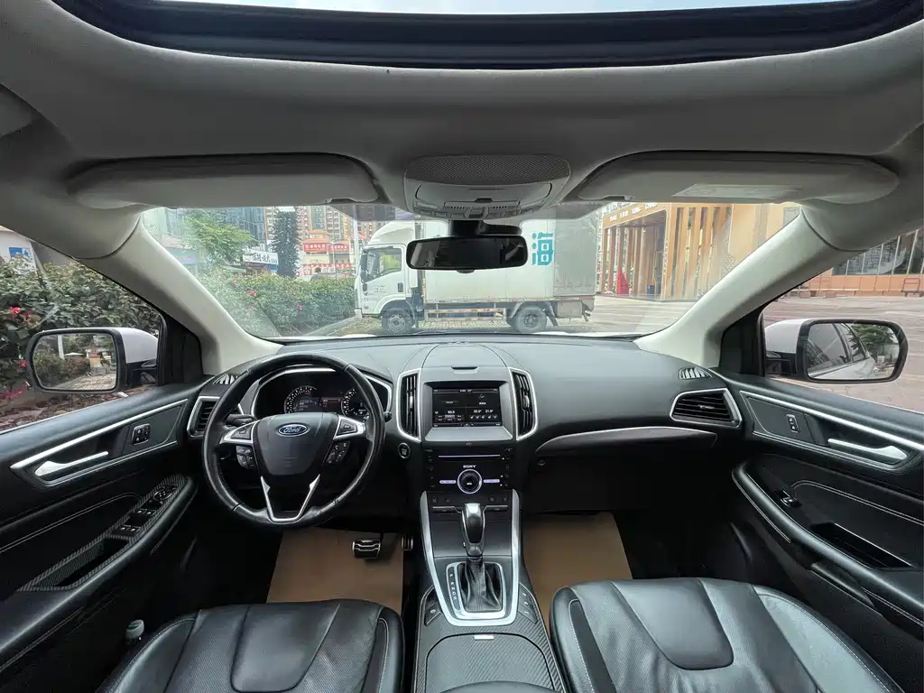 Ford Edge 2017 — фото 13