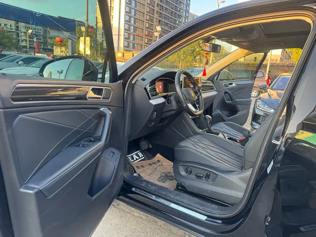 Volkswagen Tiguan L 2022 — фото 14