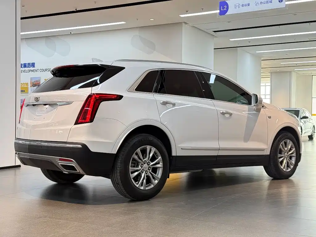 Cadillac XT5 2020 — фото 6