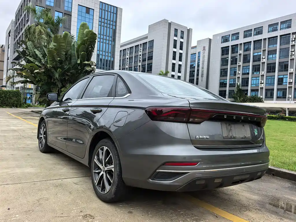 Geely Emgrand 2022 — фото 10