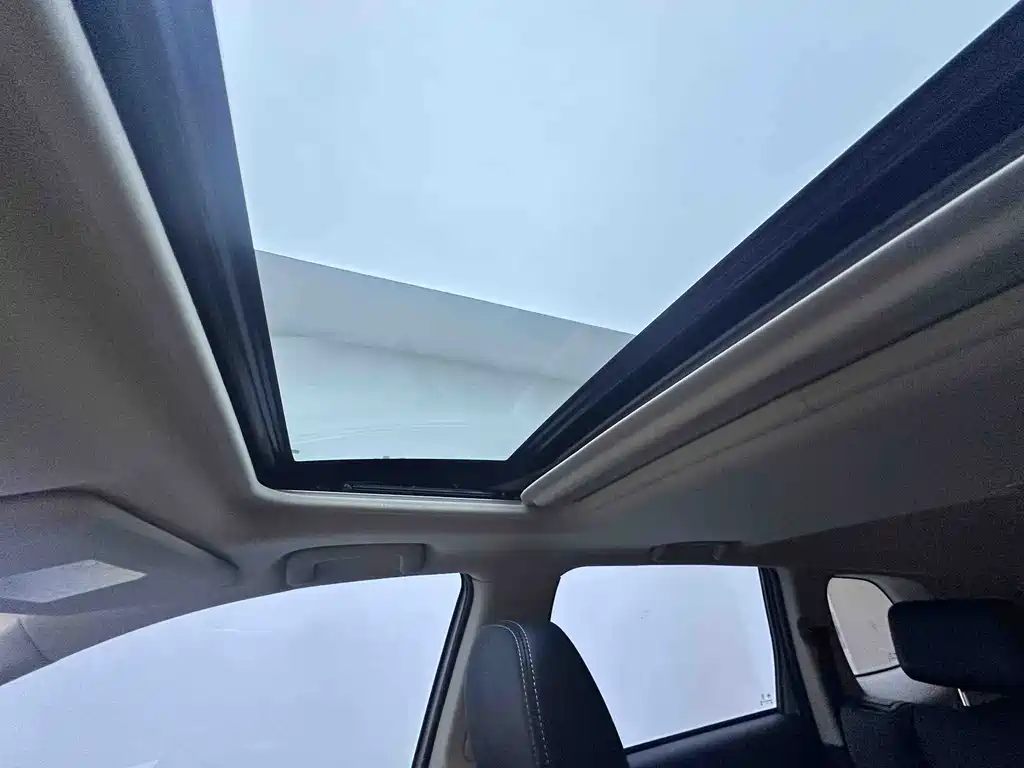 Mitsubishi Outlander 2023 — фото 17