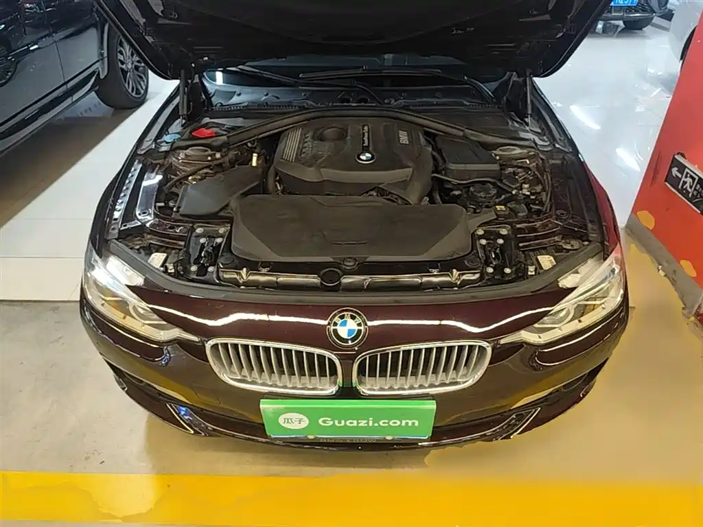 BMW 3 Series 2017 — фото 20
