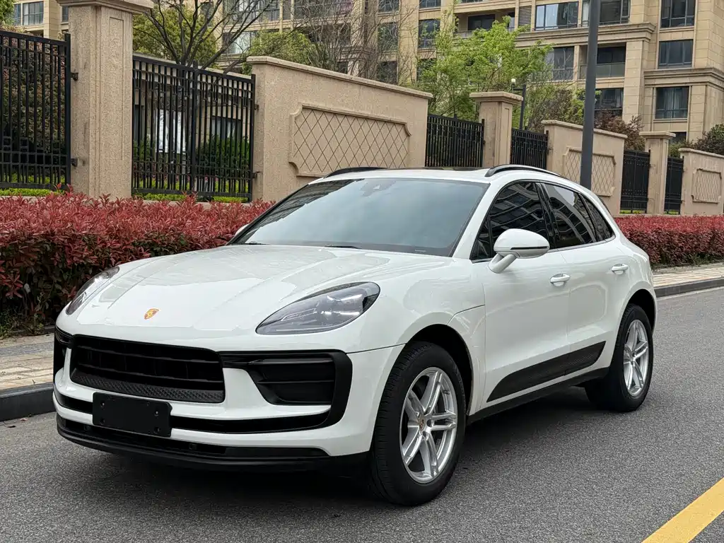 Porsche Macan 2024 — фото 1