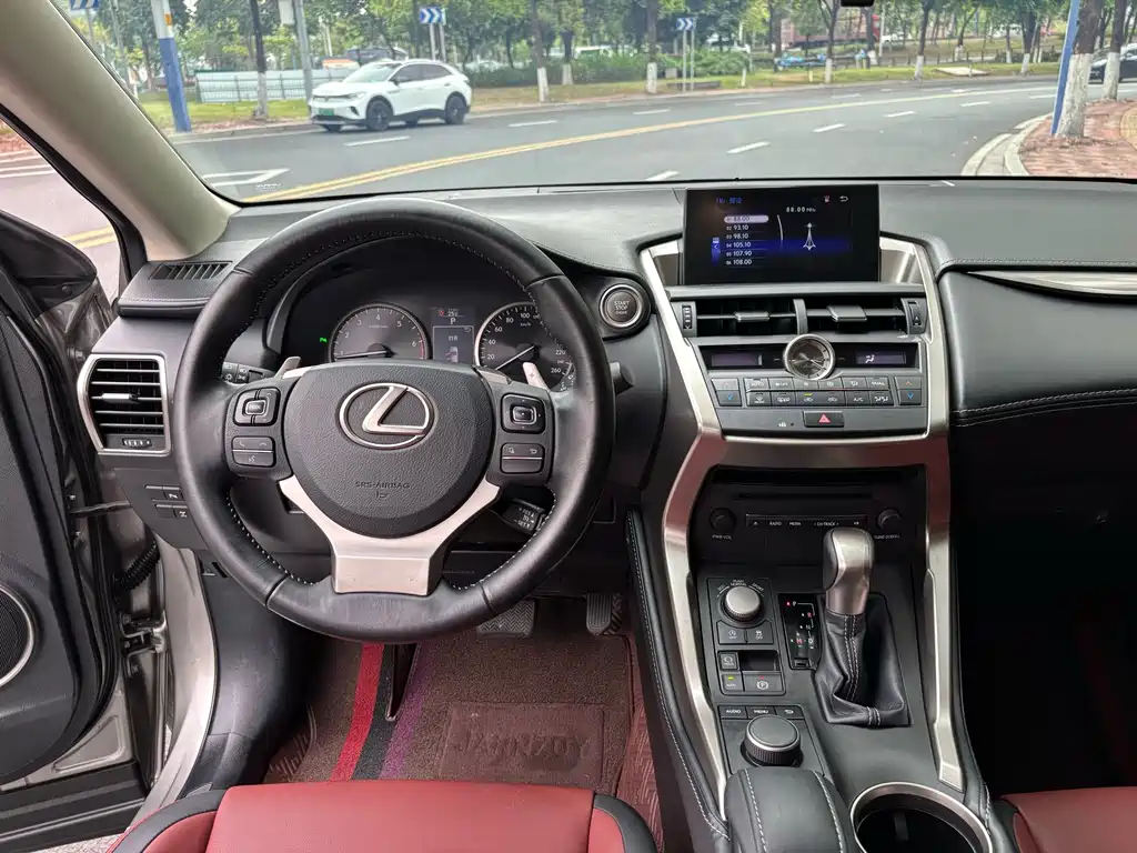 Lexus NX 2016 — фото 18