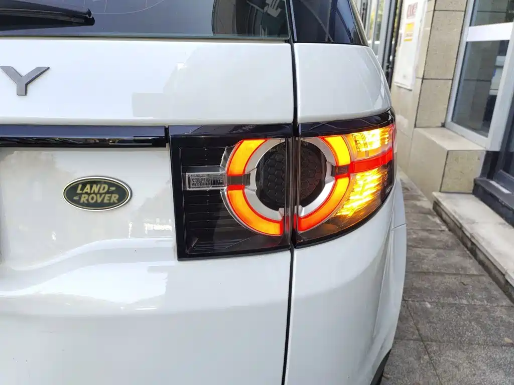 Land Rover Discovery Sport 2018 — фото 25
