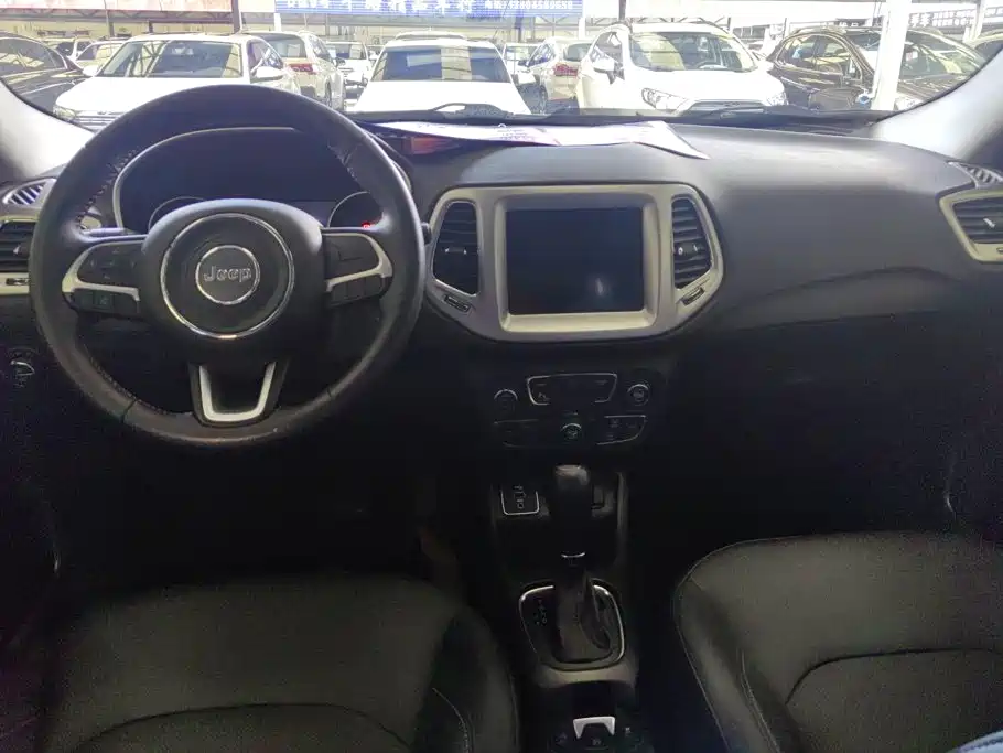 Jeep Compass 2019 — фото 12