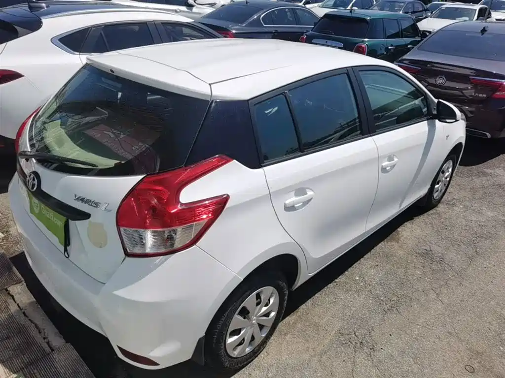 Toyota Yaris L 2015 — фото 7