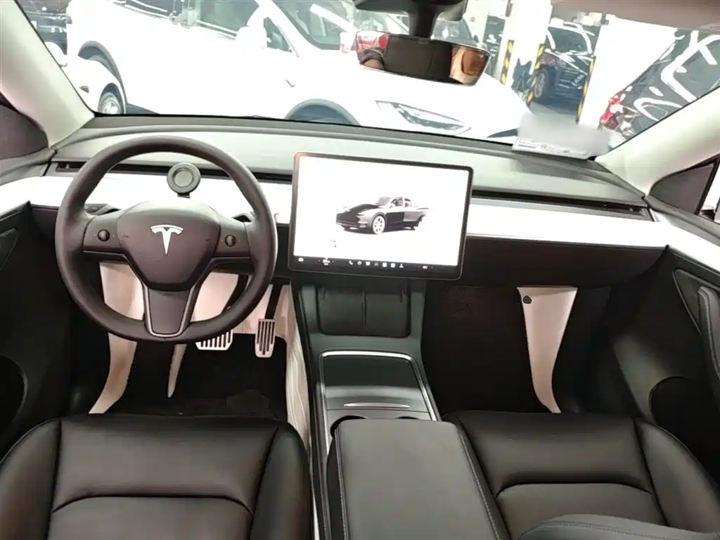 Tesla Model Y 2023 — фото 10