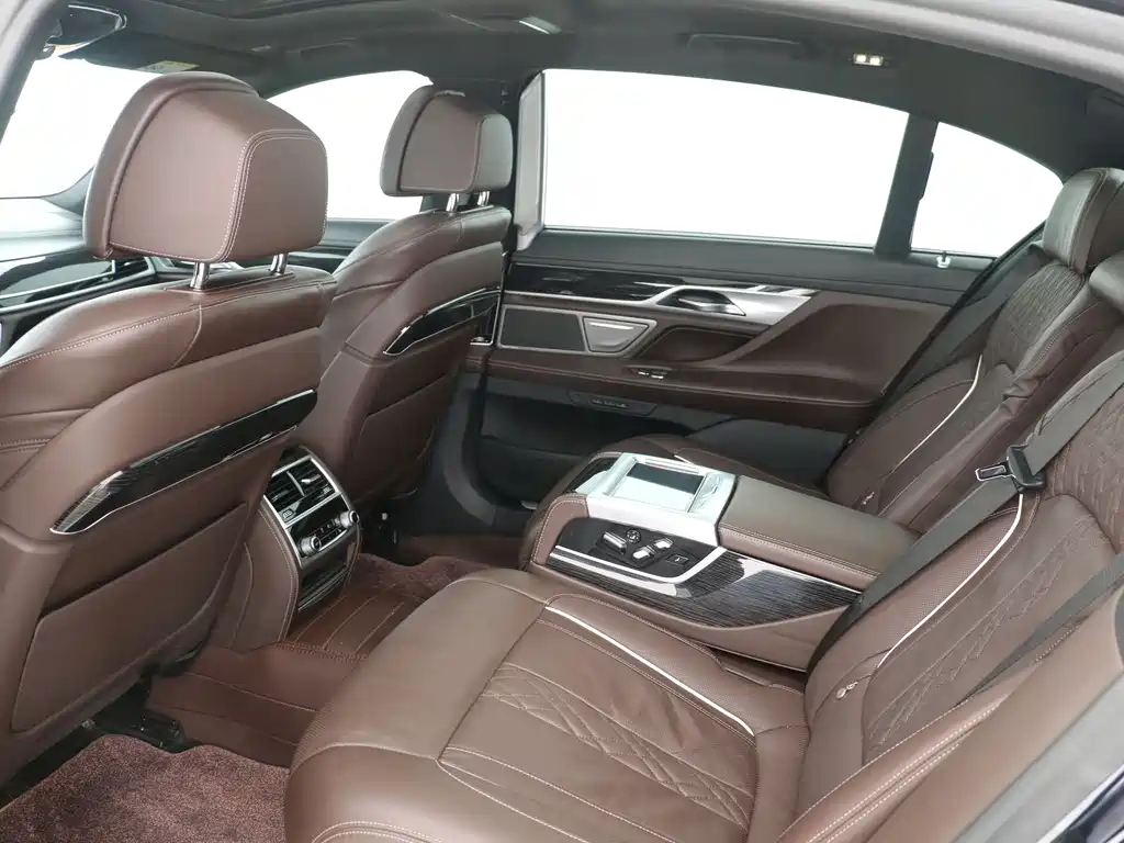 BMW 7 Series 2020 — фото 13