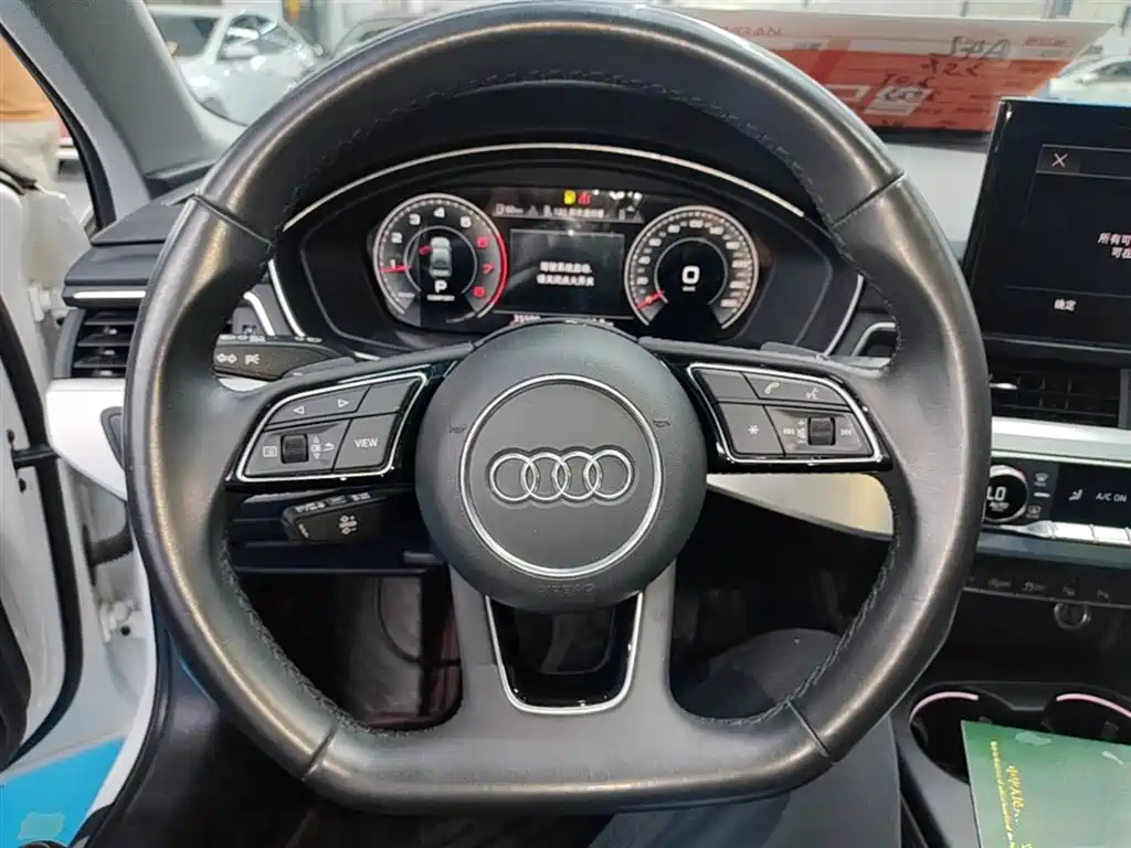 Audi A4L 2023 — фото 11