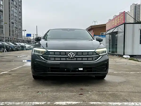 Volkswagen Sagitar 2022