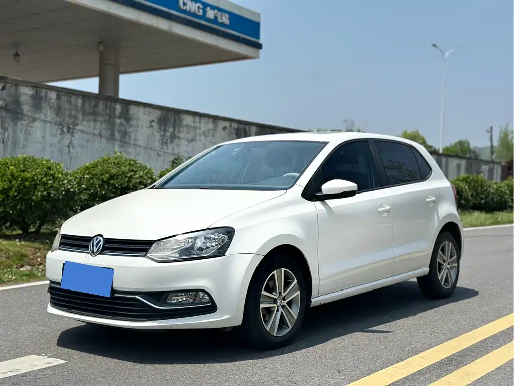 Volkswagen Polo 2016 — фото 1