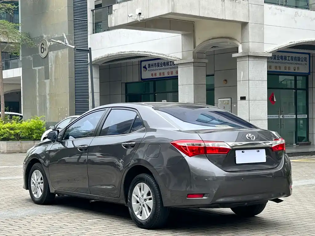 Toyota Corolla 2015 — фото 9