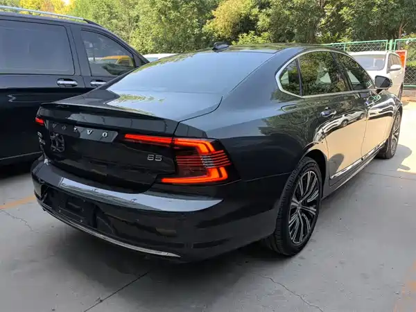 Volvo S90 2022