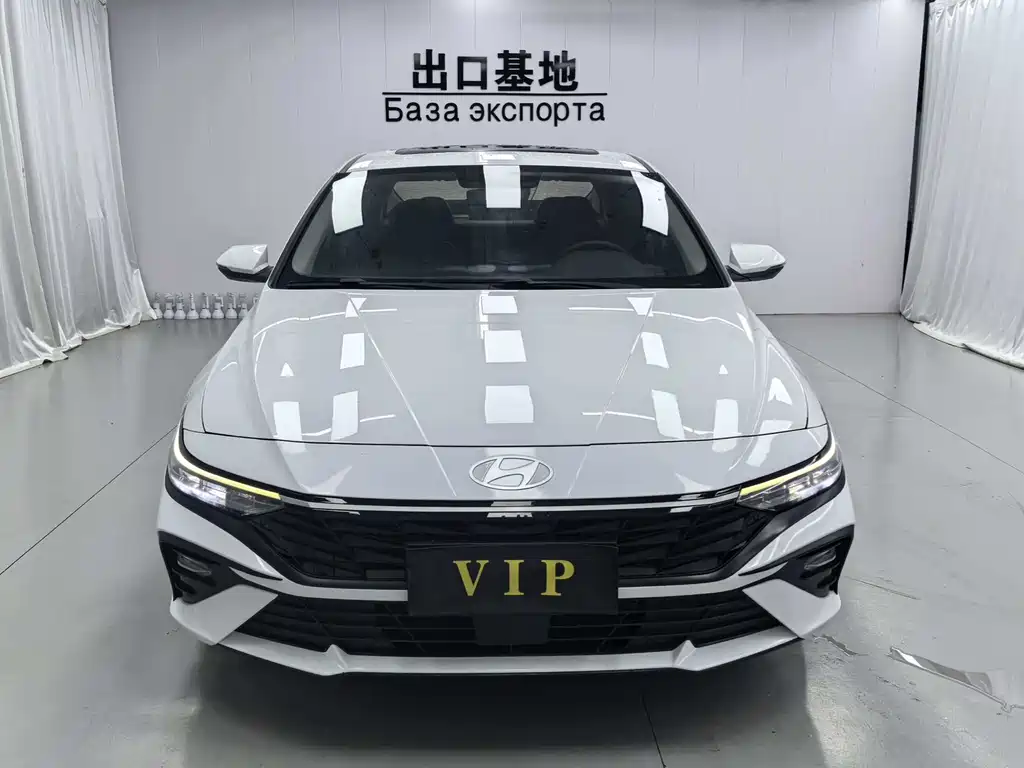 Hyundai Elantra 2023