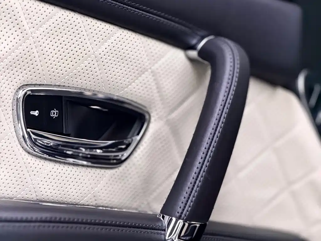 Bentley Flying Spur 2019 — фото 14