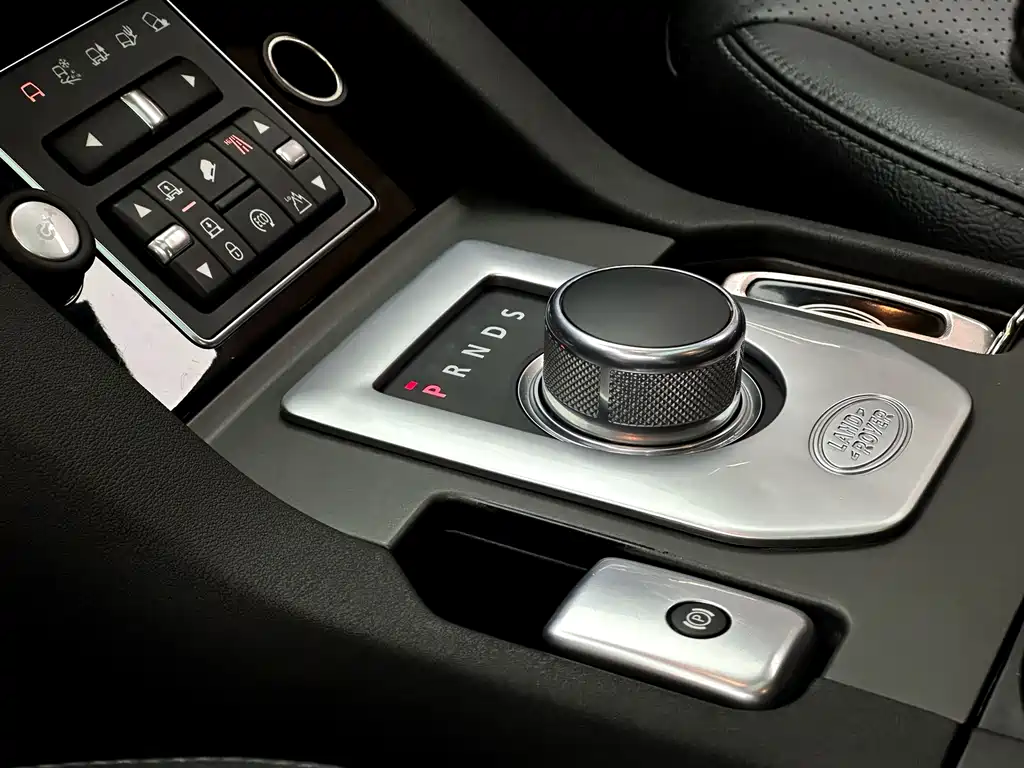 Land Rover Discovery 2017 — фото 17