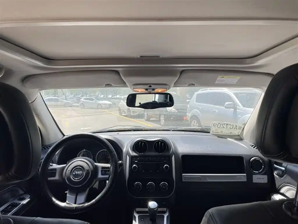 Jeep Compass 2016 — фото 16